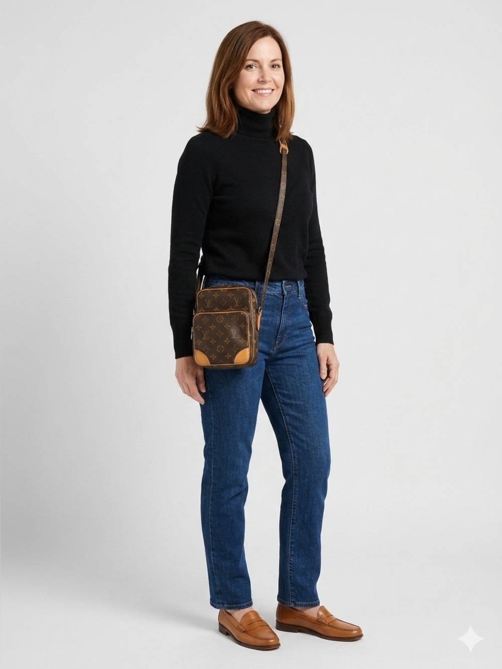 Louis Vuitton Monogram Amazone Crossbody Bag with Natural Vachetta Trim - Picture 17 of 17